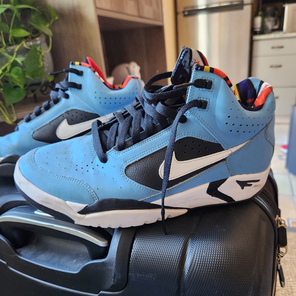 Nike Kids Blue and Black Sneakers